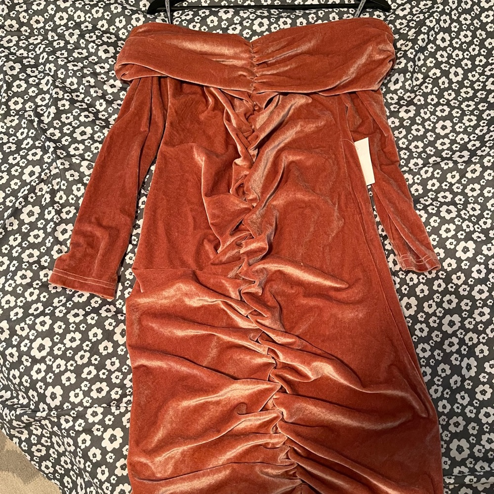 Off Shoulder Velvet Long Sleeve Bodycon Dress